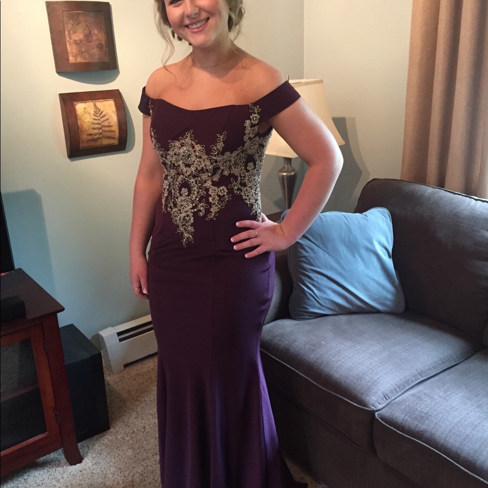 Beautiful prom dress! - Picture 7 of 8